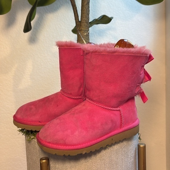 Uggs Bailey Bow Pink Boots - Picture 1 of 8